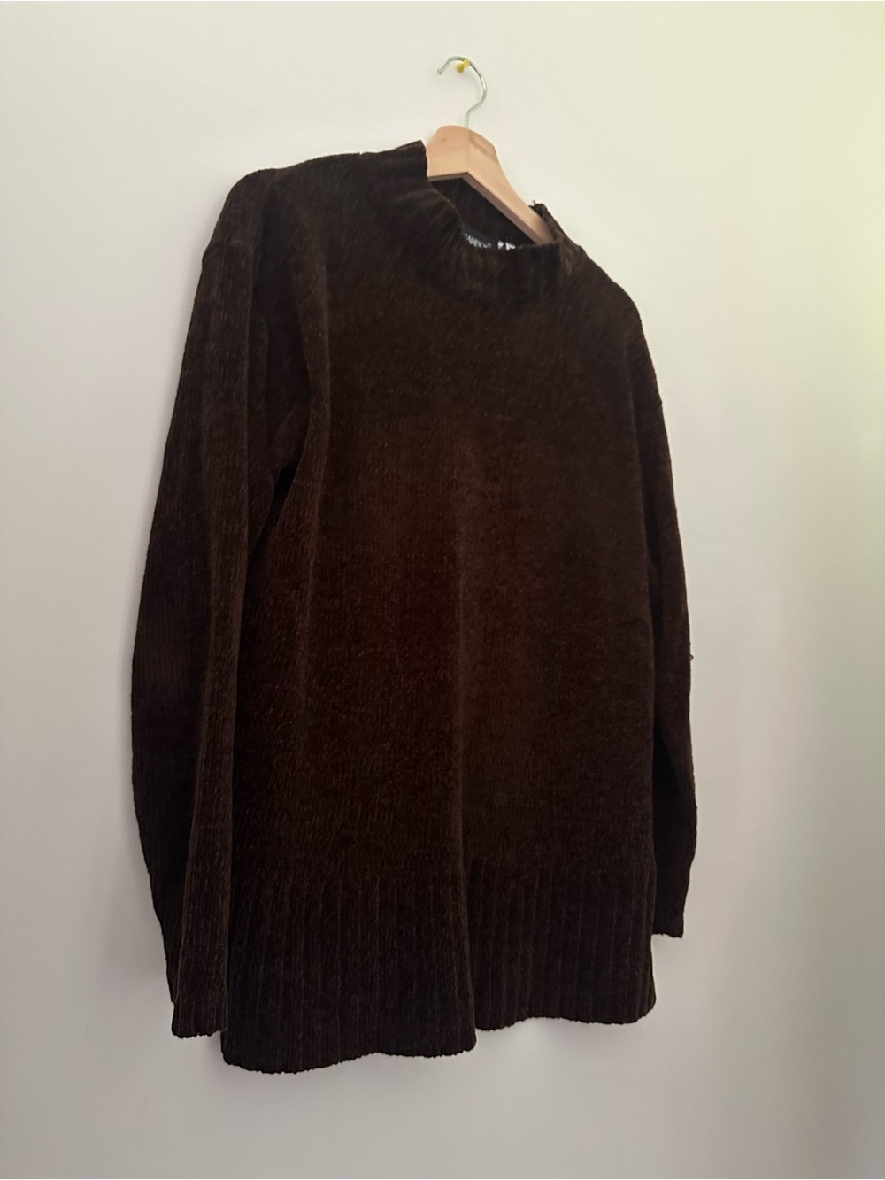 Sag Harbor Men's Dark Brown Plush Crewneck Sweater